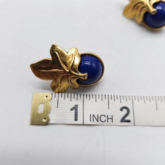 Vintage Gold Tone Leaf High End Clip On Earrings Blue Cabochon Accent 1.5 Inch - Picture 5 of 5